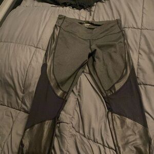 Black workout pants BCBGMAXAZRIA 89% polyester 11% spandex large